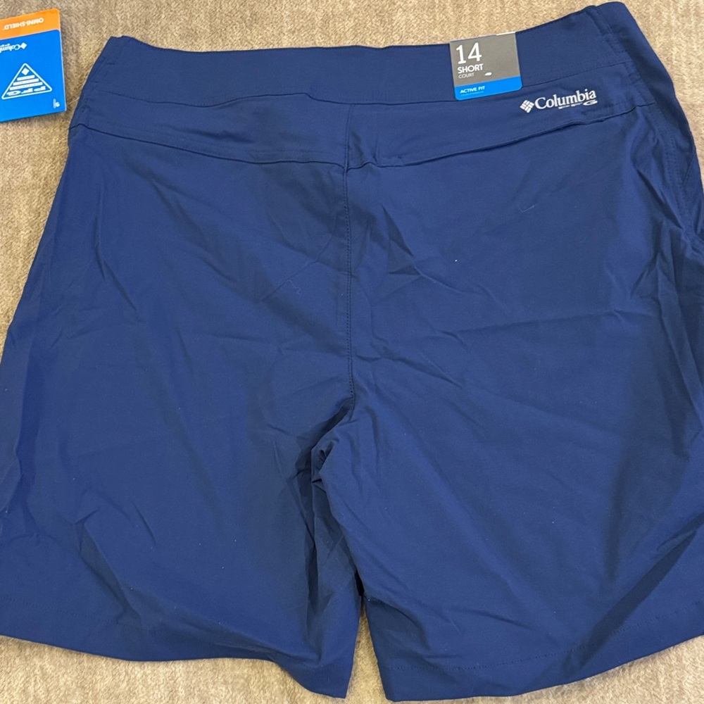 Columbia Women’s Navy Athletic Shorts - Picture 4 of 5